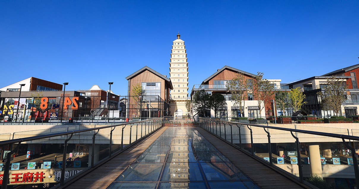 尊龙凯时奥莱·滇池小镇